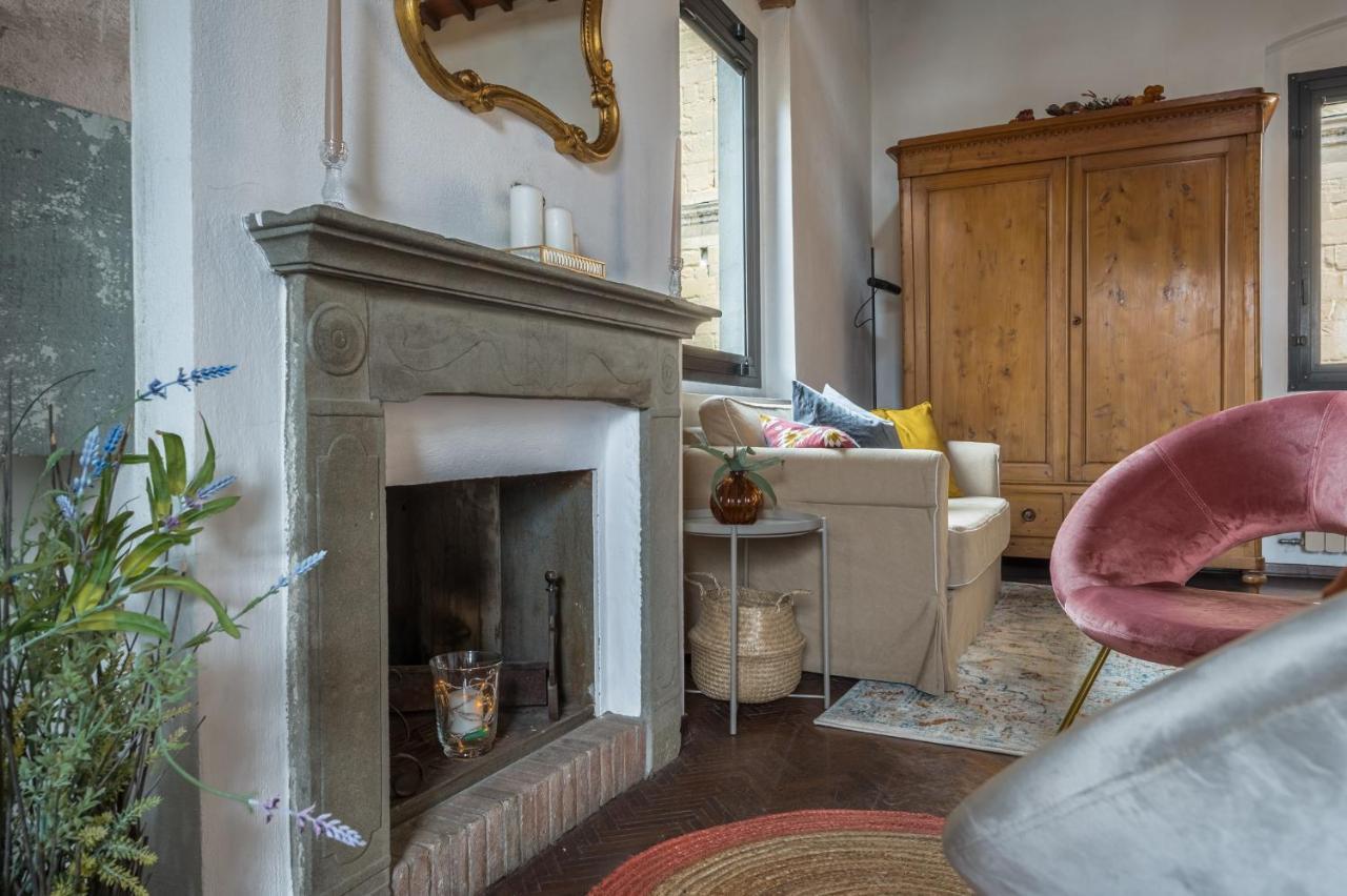 Via Lamberti, 3 - Florence Charming Apartments - Charming And Historic 5Th-Floor Attic Apartment With Elevator In A Building At The Heart Of Vibrant Florence, Just A 2-Minute Walk From All Attractions Luaran gambar