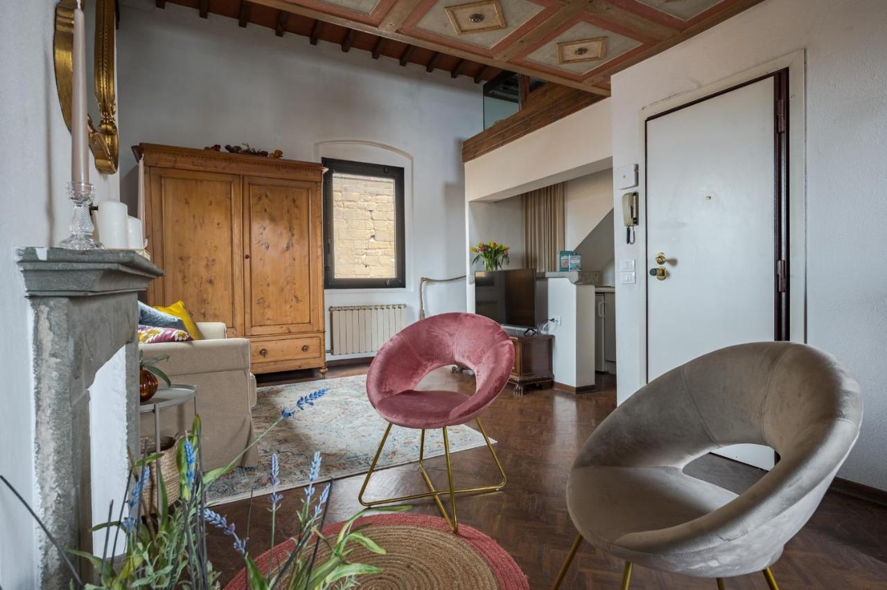 Via Lamberti, 3 - Florence Charming Apartments - Charming And Historic 5Th-Floor Attic Apartment With Elevator In A Building At The Heart Of Vibrant Florence, Just A 2-Minute Walk From All Attractions Luaran gambar