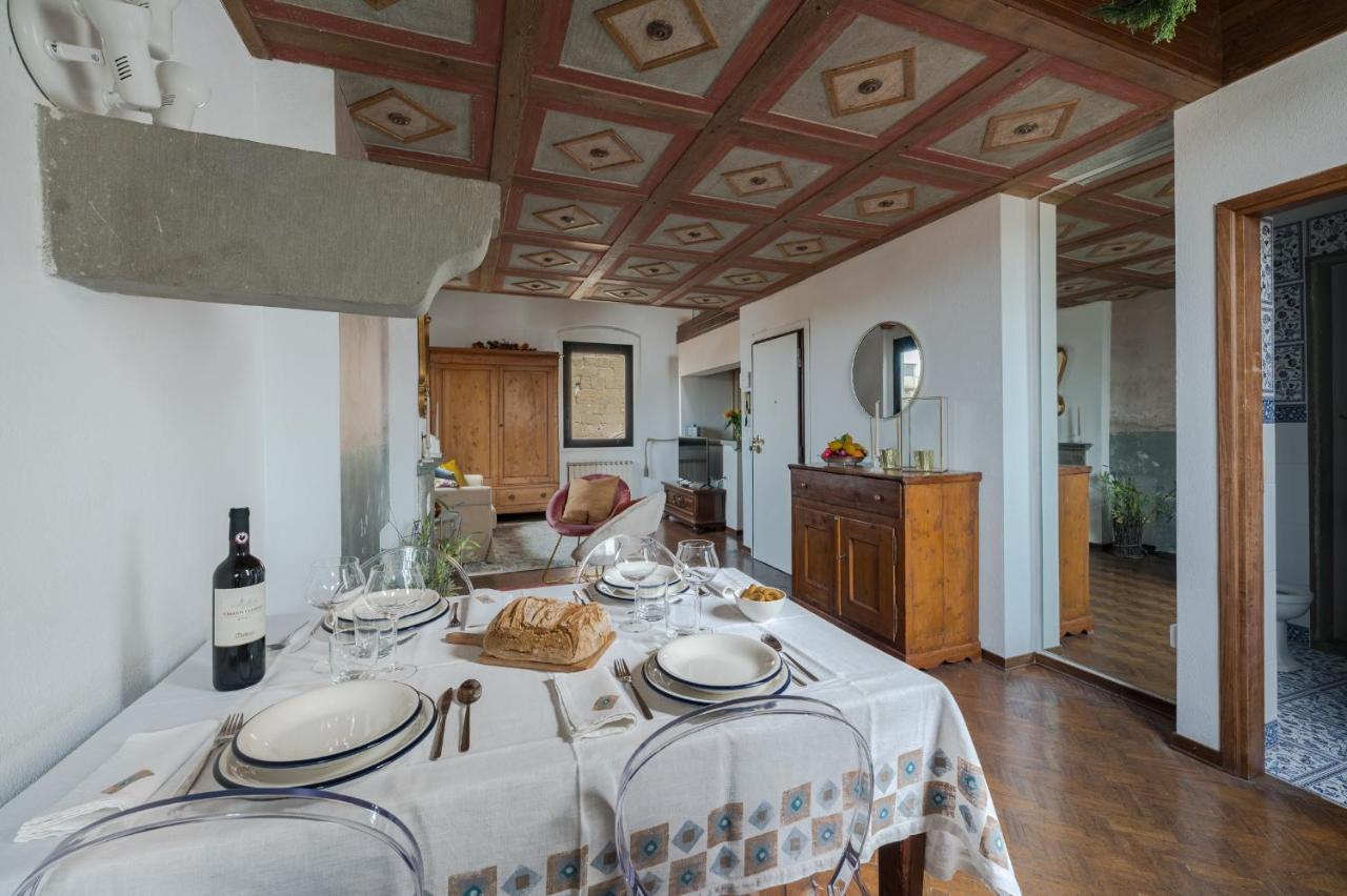 Via Lamberti, 3 - Florence Charming Apartments - Charming And Historic 5Th-Floor Attic Apartment With Elevator In A Building At The Heart Of Vibrant Florence, Just A 2-Minute Walk From All Attractions Luaran gambar