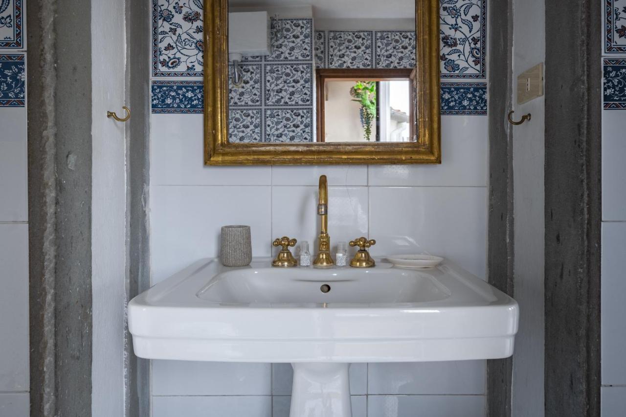 Via Lamberti, 3 - Florence Charming Apartments - Charming And Historic 5Th-Floor Attic Apartment With Elevator In A Building At The Heart Of Vibrant Florence, Just A 2-Minute Walk From All Attractions Luaran gambar