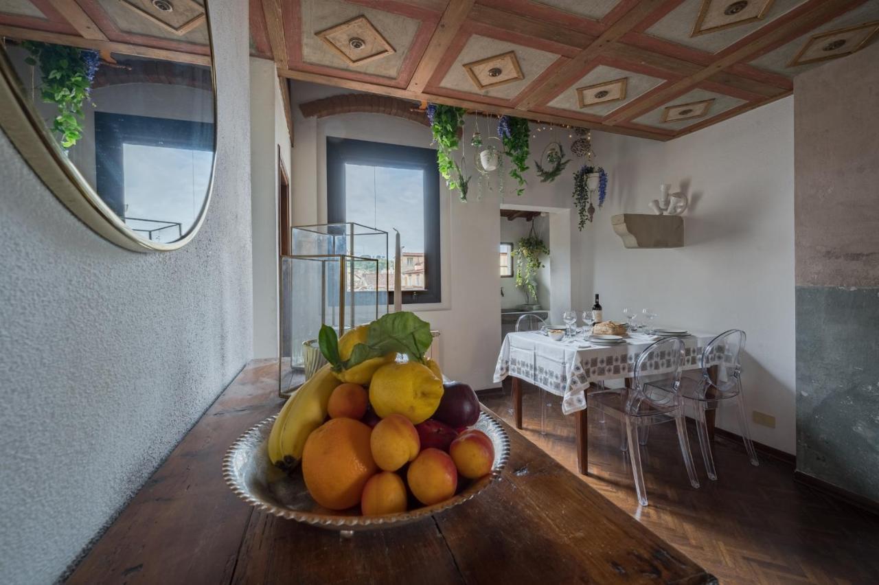 Via Lamberti, 3 - Florence Charming Apartments - Charming And Historic 5Th-Floor Attic Apartment With Elevator In A Building At The Heart Of Vibrant Florence, Just A 2-Minute Walk From All Attractions Luaran gambar