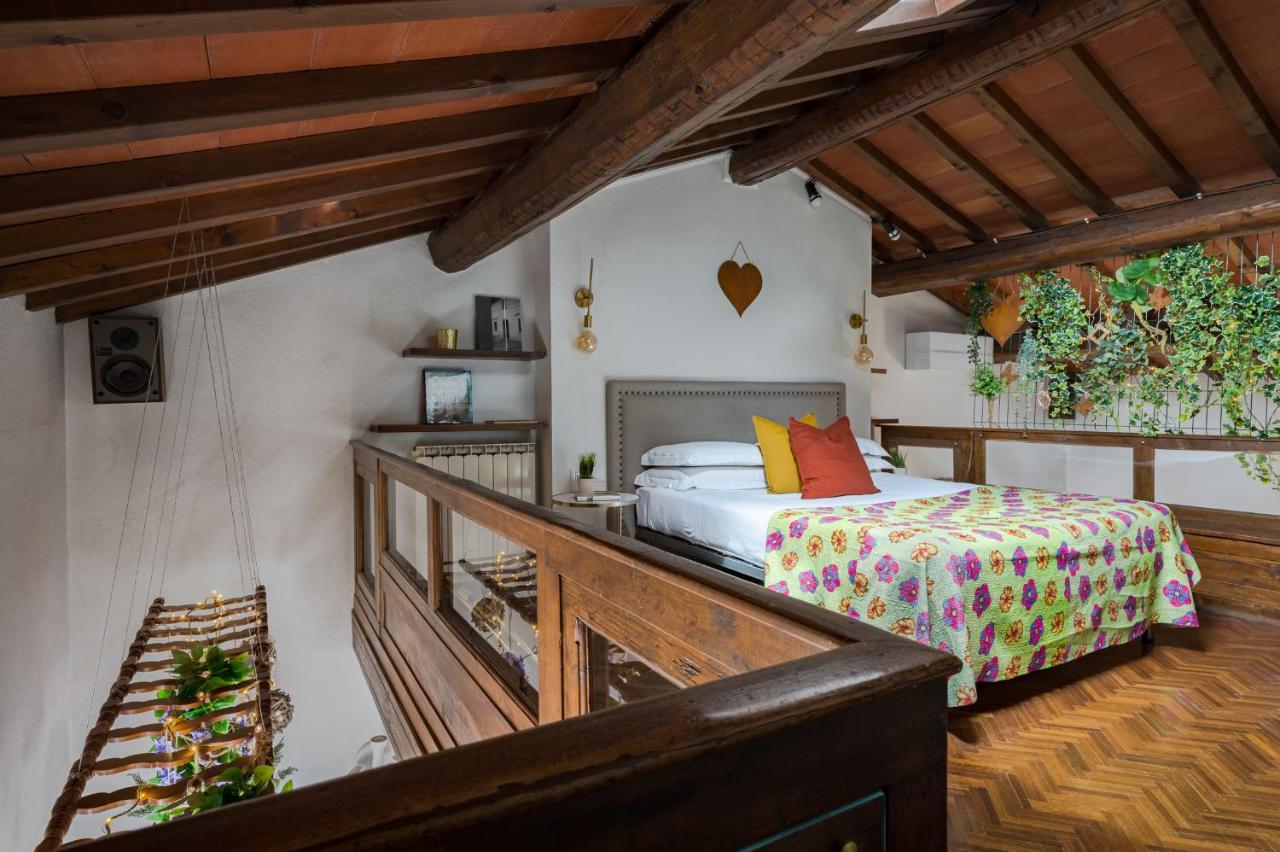Via Lamberti, 3 - Florence Charming Apartments - Charming And Historic 5Th-Floor Attic Apartment With Elevator In A Building At The Heart Of Vibrant Florence, Just A 2-Minute Walk From All Attractions Luaran gambar